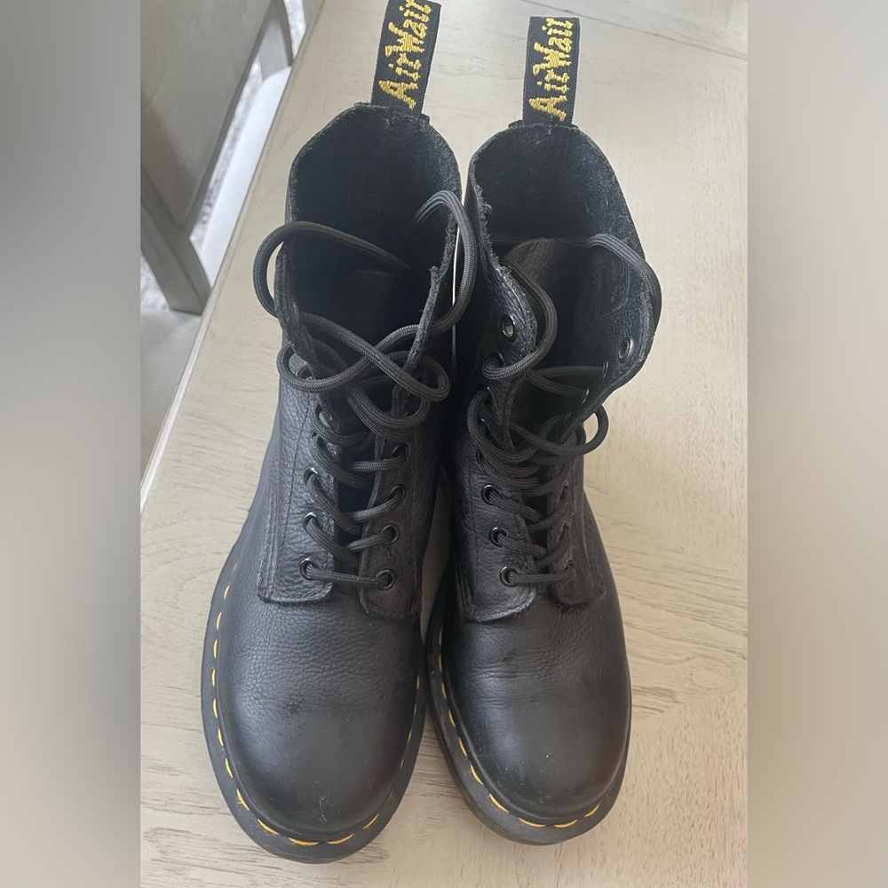 Doc Martens Woman’s Size 8 PASCAL Black Pebble Combat Boots